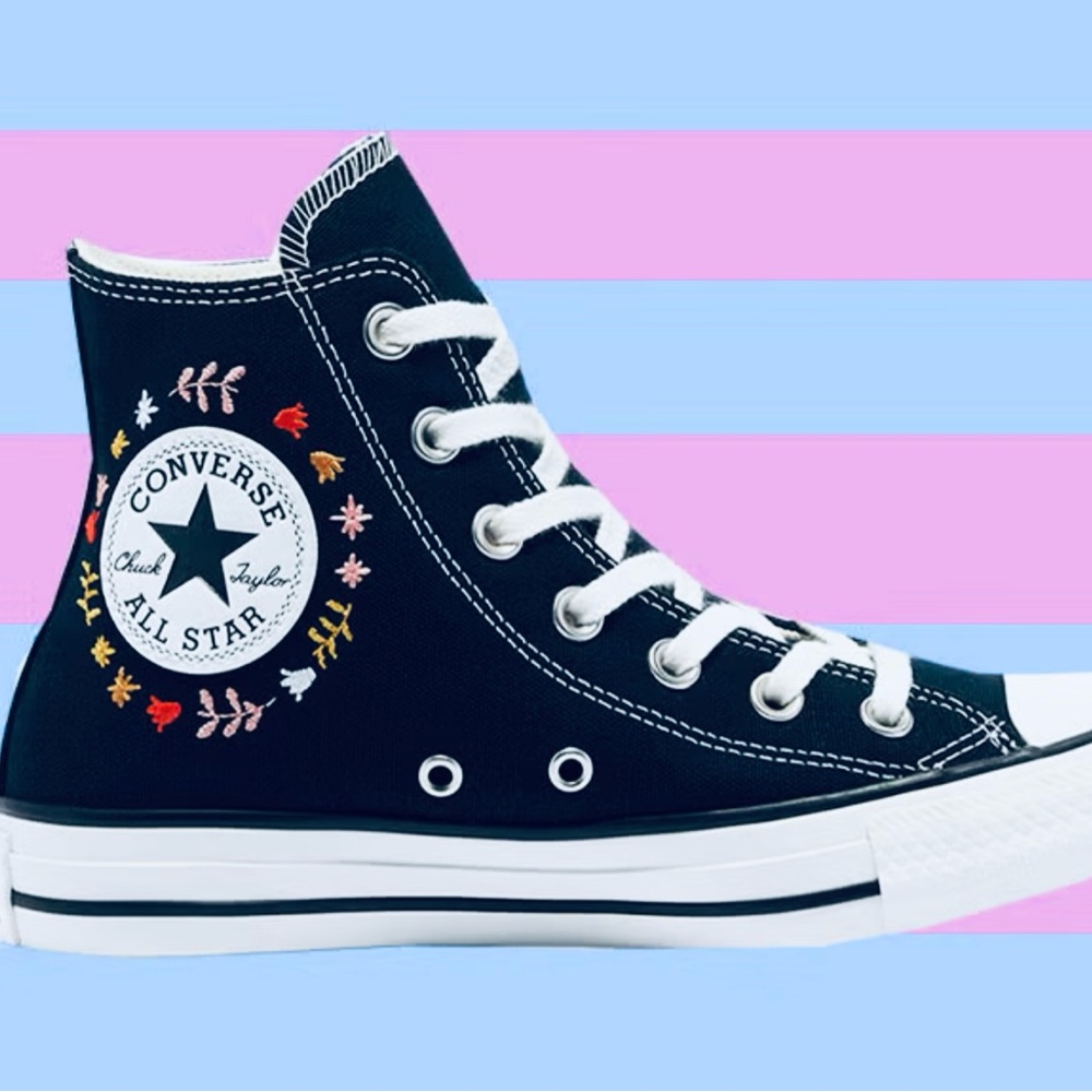 Converse Chuck Taylor All Star “it’s OK to wander” Size 9.